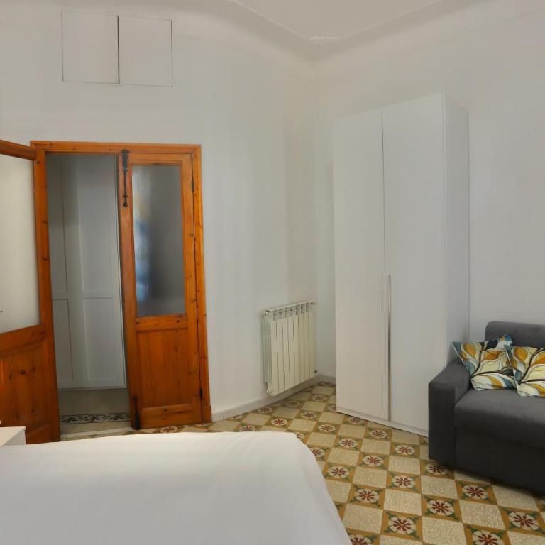 Alex's House La Spezia - Appartamento con 2 Camere da Letto e Balcone - 2