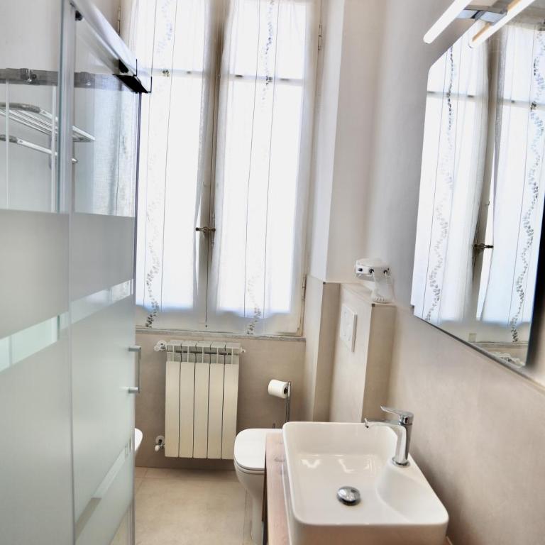 Alex's House La Spezia - Appartamento con 2 Camere da Letto e Balcone - 6