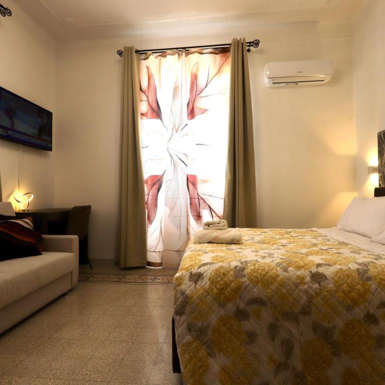 Alex's House La Spezia - Appartamento con 2 Camere da Letto e Balcone - 10