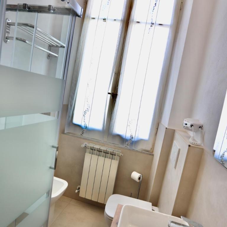 Alex's House La Spezia - Appartamento con 2 Camere da Letto e Balcone - 30