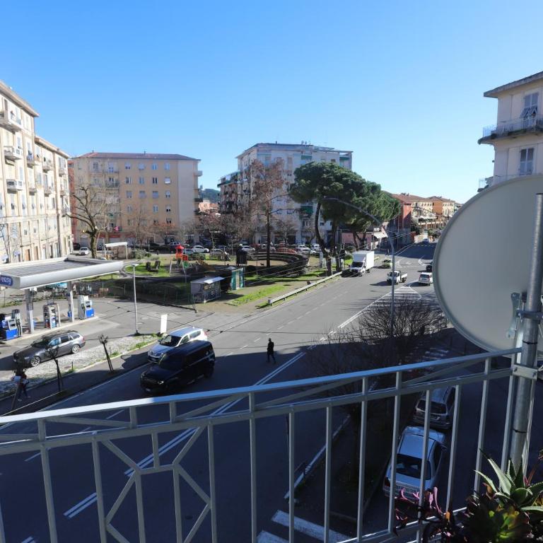 Alex's House La Spezia - Appartamento con 2 Camere da Letto e Balcone - 37