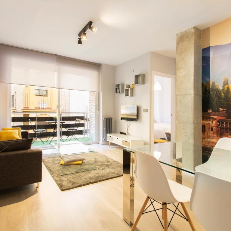 Granada Home Centro - Three-Bedroom Apartment (B) - 3