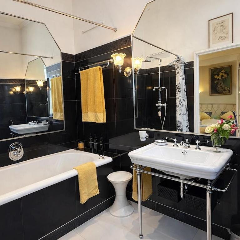 Exceptional Belle Époque Apartment in Central Nice 4 guests - Appartement 2 Chambres avec Balcon et Terrasse - 8
