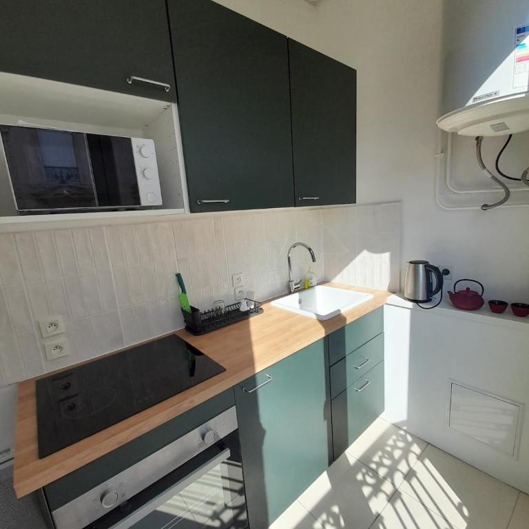 2 rooms lumineux en plein centre - Apartamento de 1 dormitorio - 2