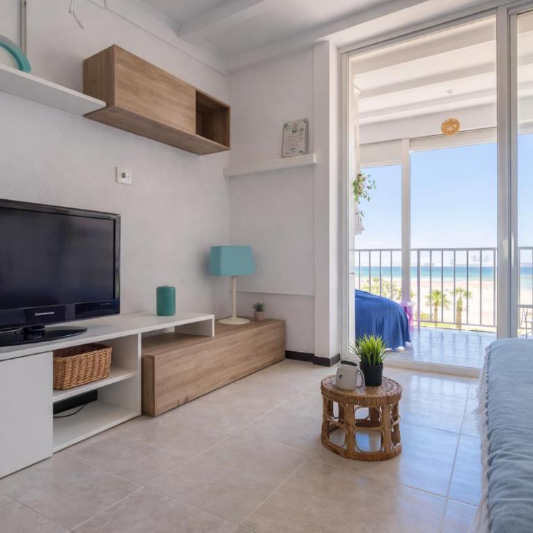 Winahost Apartamento La Pineda - One-Bedroom Apartment - 1