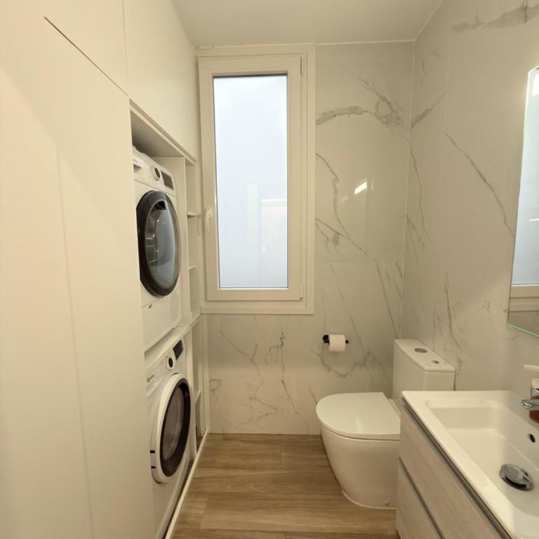 Apartamento NUEVO Lujoso Suites Centro Bilbao Wifi ,Parking - Two-Bedroom Apartment - 44