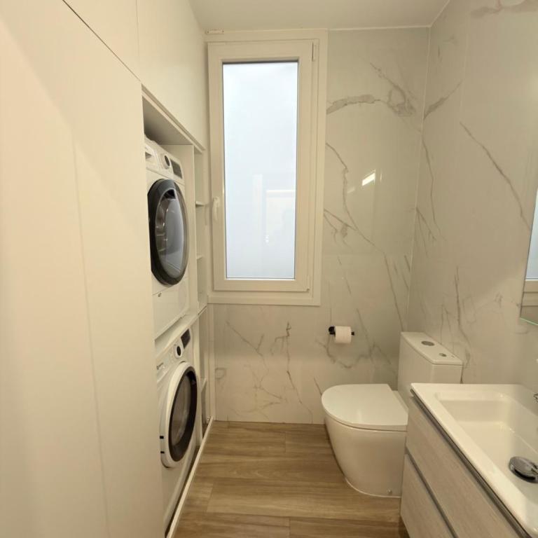 Apartamento NUEVO Lujoso Suites Centro Bilbao Wifi ,Parking - Two-Bedroom Apartment - 45
