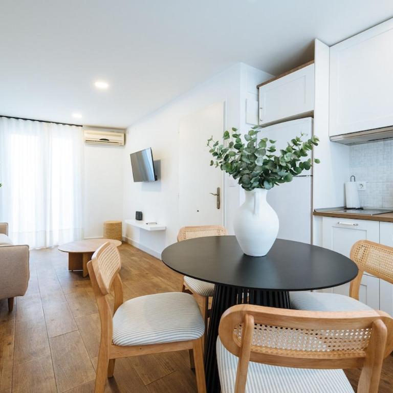 New apartment next to the Basilica de la Macarena - Apartamento de 2 dormitorios - 1