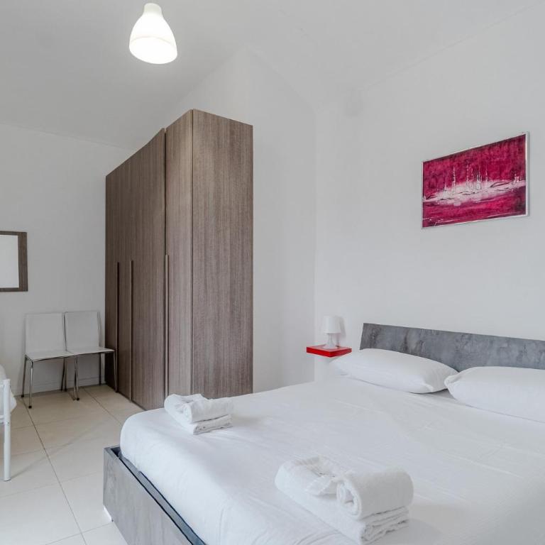 GuestHost - Carlotta & Ginevra Bright Flats near the Hospital - Appartamento Standard con 1 Camera da Letto - 3