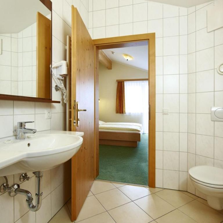 Hotel Kirchboden by Alpeffect Hotels - Vierbettzimmer - 1