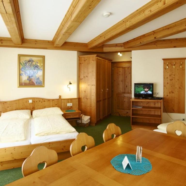 Hotel Kirchboden by Alpeffect Hotels - Vierbettzimmer - 4