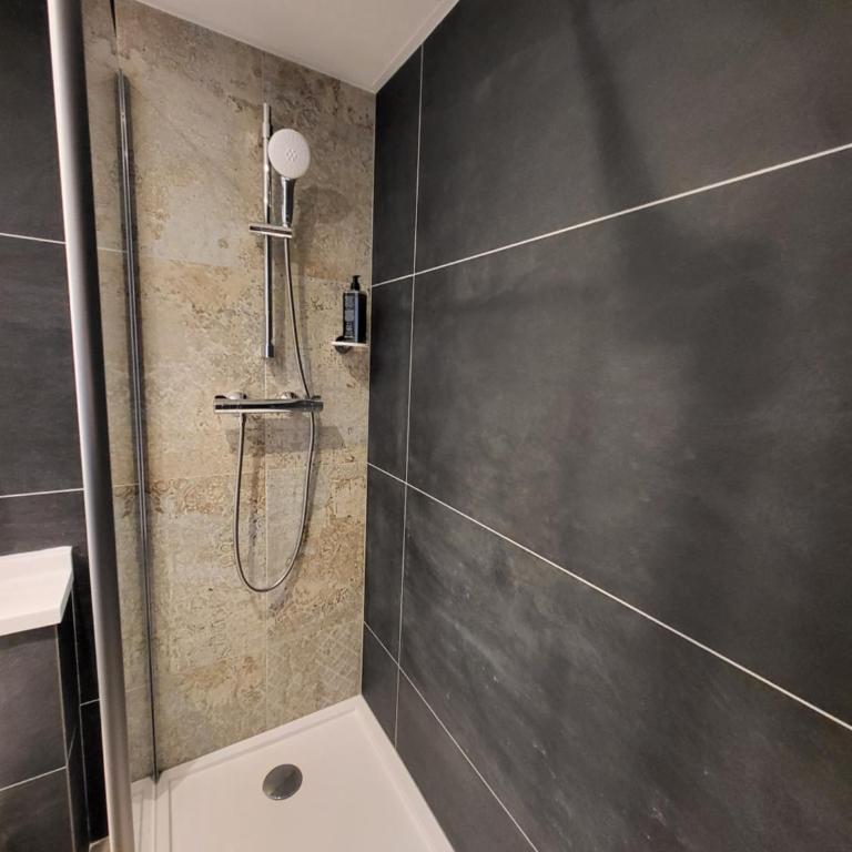 Accueil Hôtel Paris Pigalle Montmartre - Hôtel rénové - Chambre Double Standard - 9