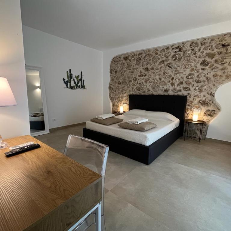 Curina Boutique Stay - Luxury Villa in the Sicilian Countryside - Superior Queen Room - 1