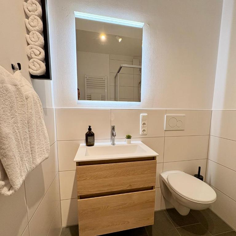 Cozy Apartment with Kitchen and Open Living - Appartamento con 1 Camera da Letto - 35