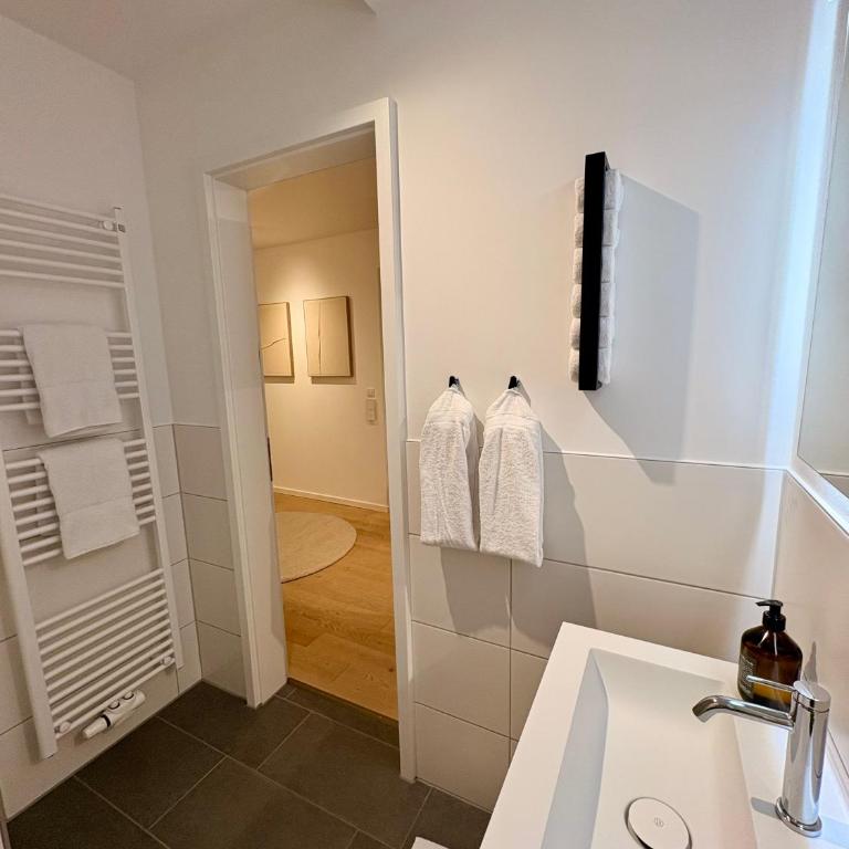 Cozy Apartment with Kitchen and Open Living - Appartamento con 1 Camera da Letto - 38