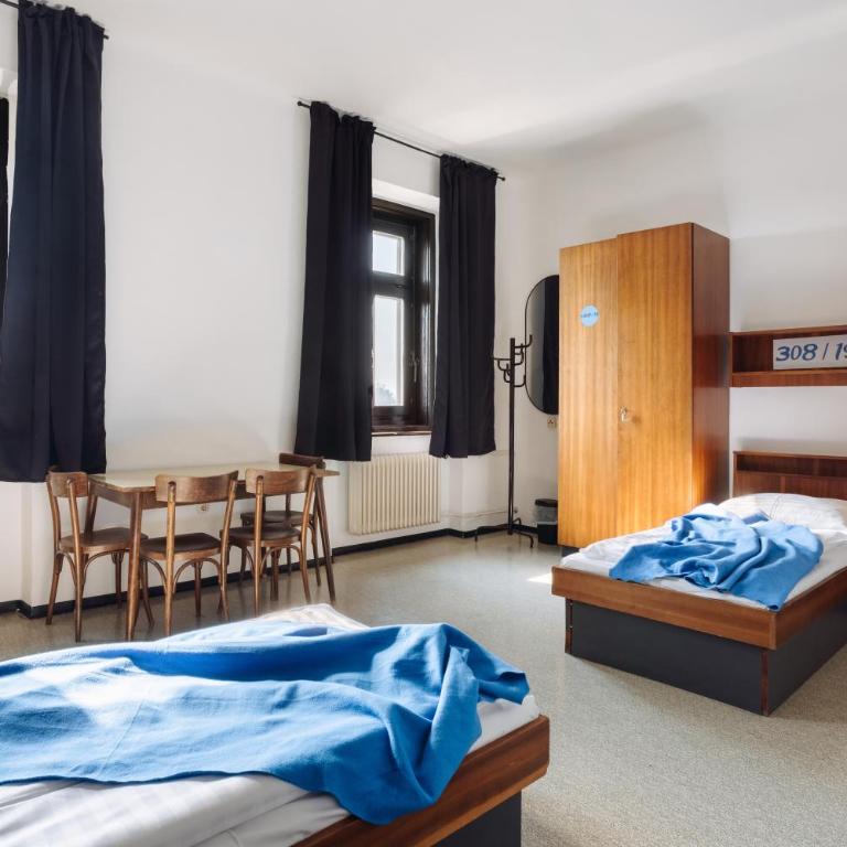 NUMBR25 - self service & low budget Hotel - Camera Quadrupla con Bagno in Comune - 6