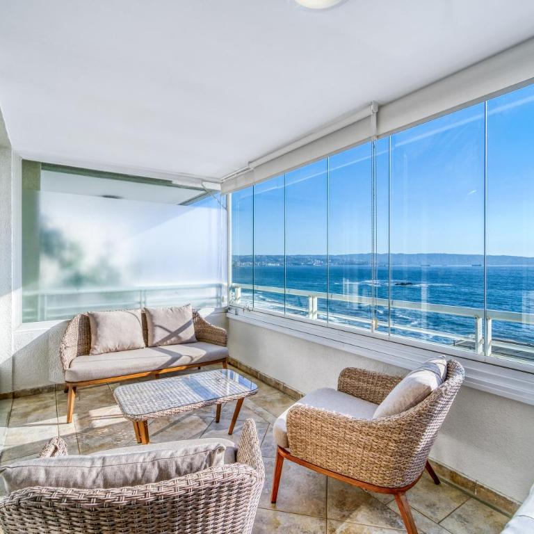 Pacific Terrace 4 Guests & Parking - Two-Bedroom Apartment - 1