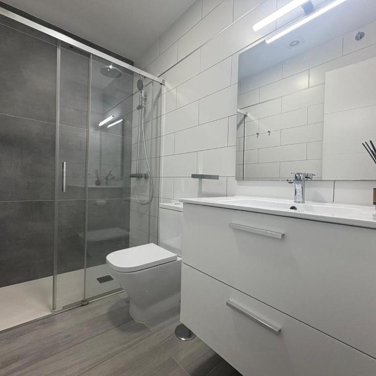 AC2b - Apartamento de 2 dormitorios con balcón - 24