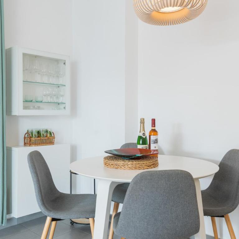 Home2Book Boutique City Studio with Balcony - Estudio - 11