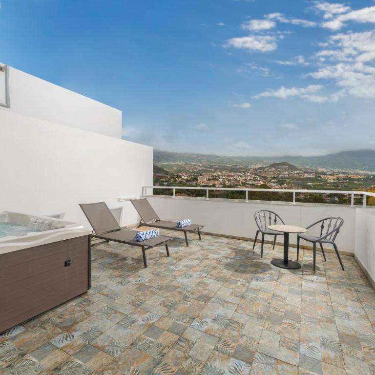 TUI BLUE Atlantic Hills - Penthouse 2 with bathtub and terrace with Teide and Puerto de la Cruz views - 1