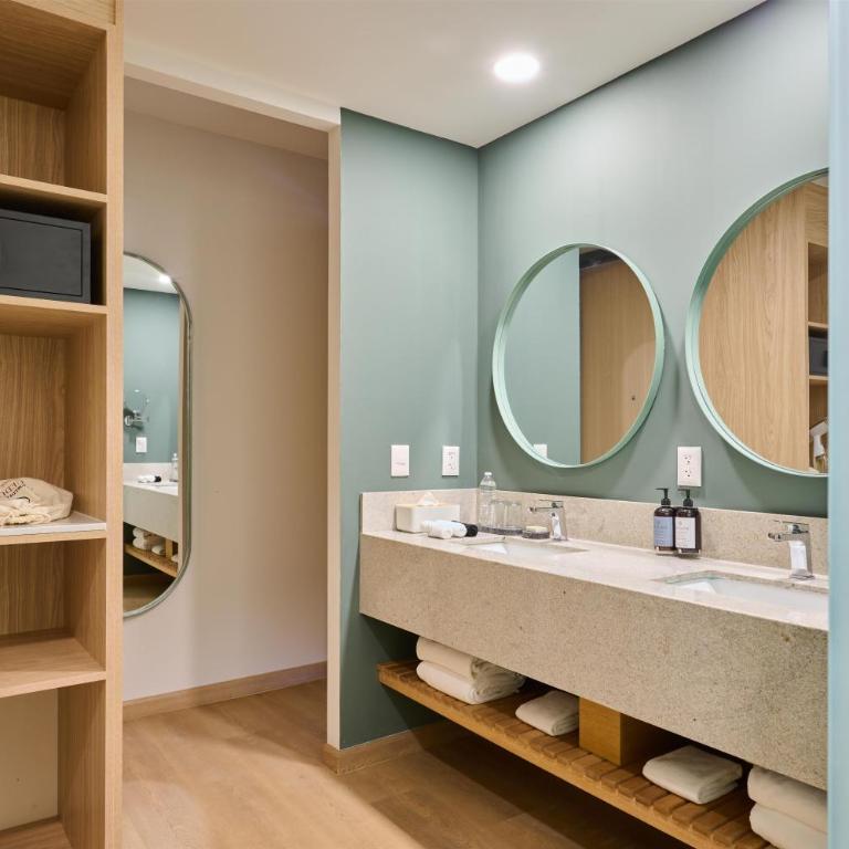 WorldHotels Guadalajara Zona Andares - King Suite with Sofa Bed, Terrace and City View - Non-Smoking - 10