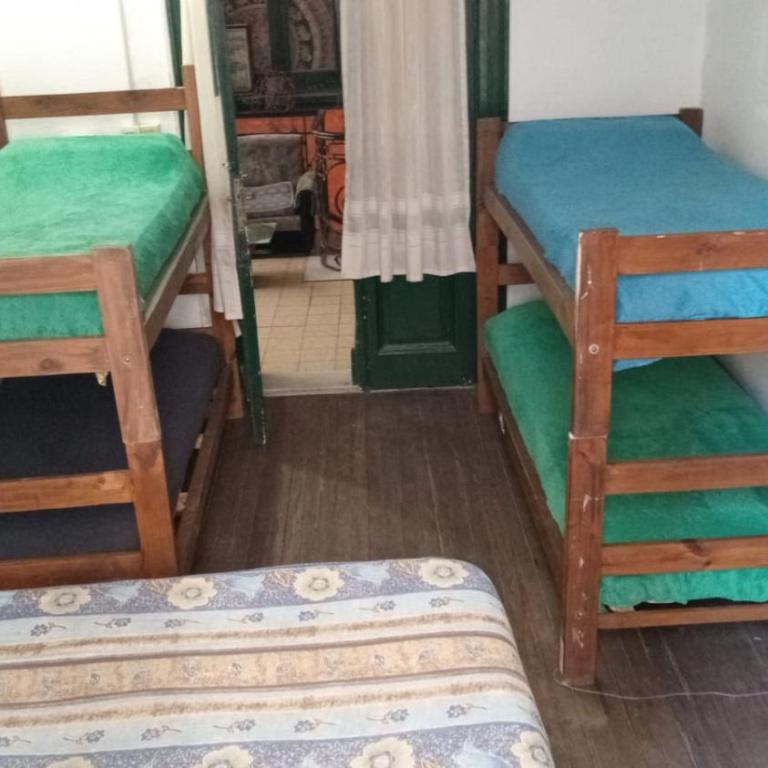 Freedom Hostel - Family Room with Balcony - 2
