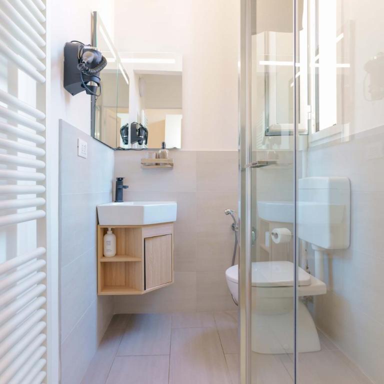 Le Suites dell'Edera - Historic Palace with Old Town Views - Camera Matrimoniale Deluxe - 13