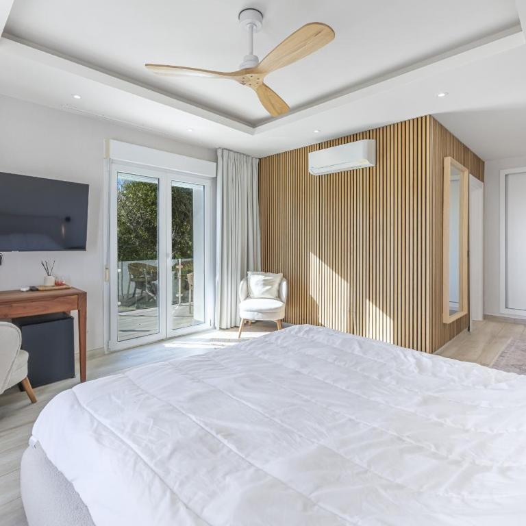 Stunning 5-Bed Villa with Private Pool - Villa - 9