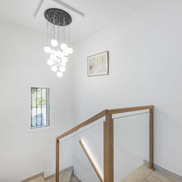 Stunning 5-Bed Villa with Private Pool - Villa - 10