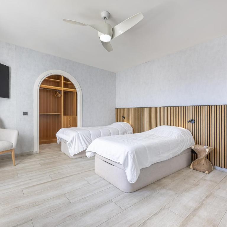 Stunning 5-Bed Villa with Private Pool - Villa - 22