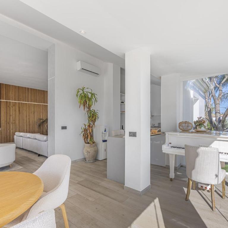 Stunning 5-Bed Villa with Private Pool - Villa - 50