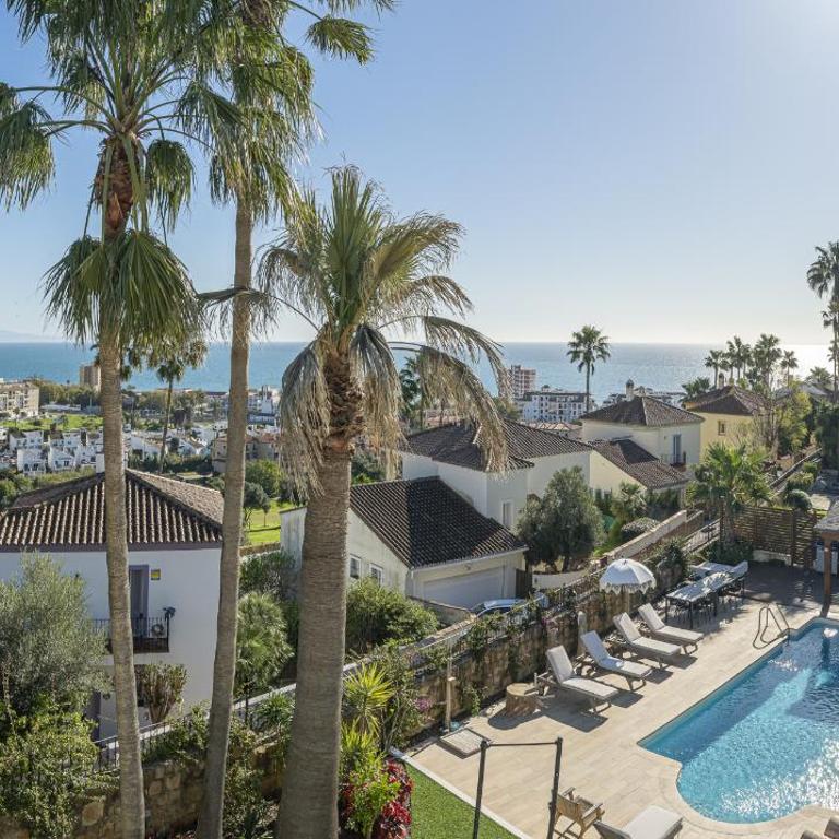 Stunning 5-Bed Villa with Private Pool - Villa - 67