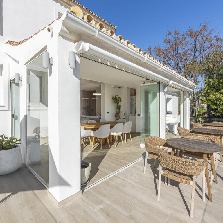 Stunning 5-Bed Villa with Private Pool - Villa - 70