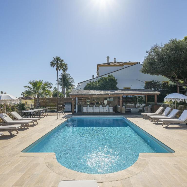 Stunning 5-Bed Villa with Private Pool - Villa - 74