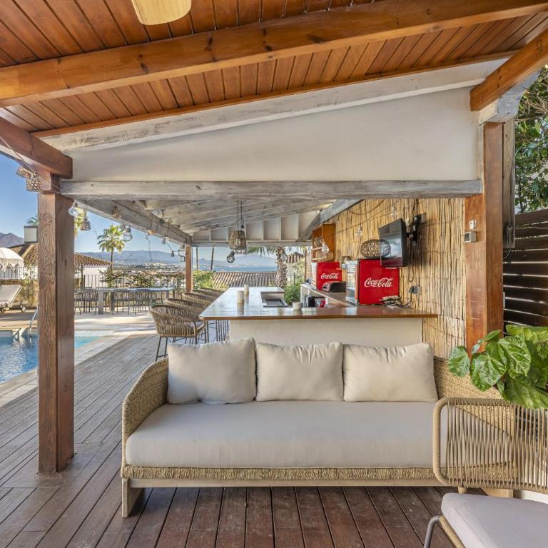 Stunning 5-Bed Villa with Private Pool - Villa - 80