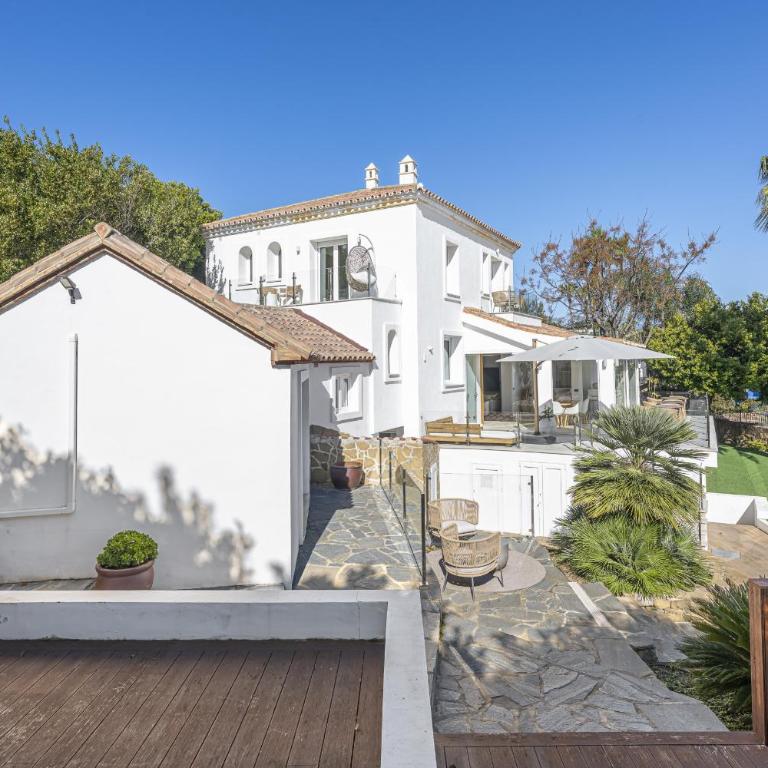 Stunning 5-Bed Villa with Private Pool - Villa - 84
