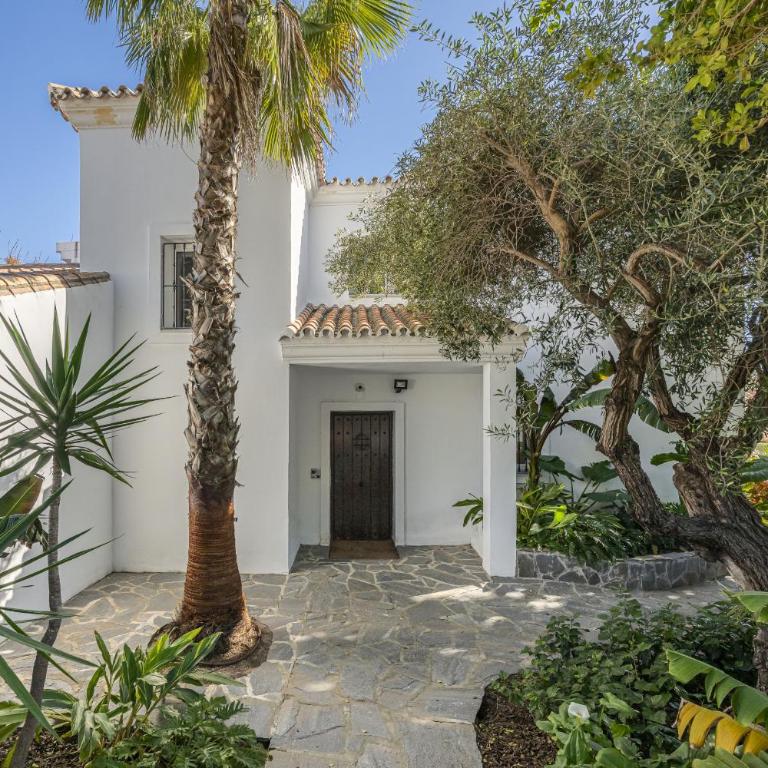 Stunning 5-Bed Villa with Private Pool - Villa - 93