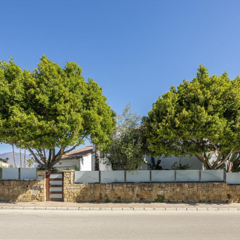 Stunning 5-Bed Villa with Private Pool - Villa - 95