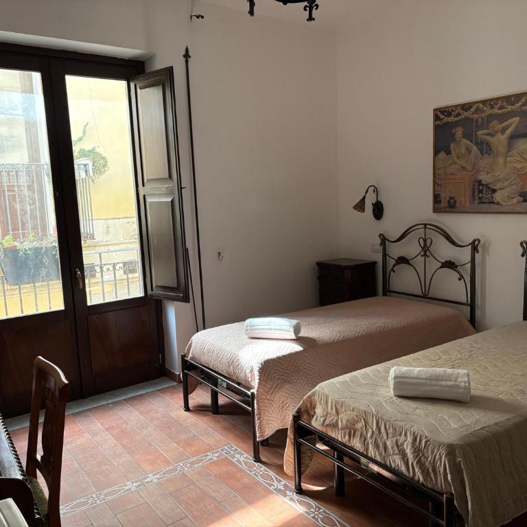 B&B Mirabella Rooms Ortigia - Camera Doppia con Letti Singoli con Bagno Privato - 5