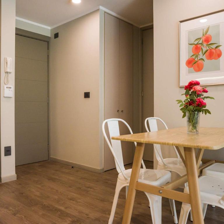 Urban Getaway Stylish 2BR Apartment in Providencia - Apartment - 23