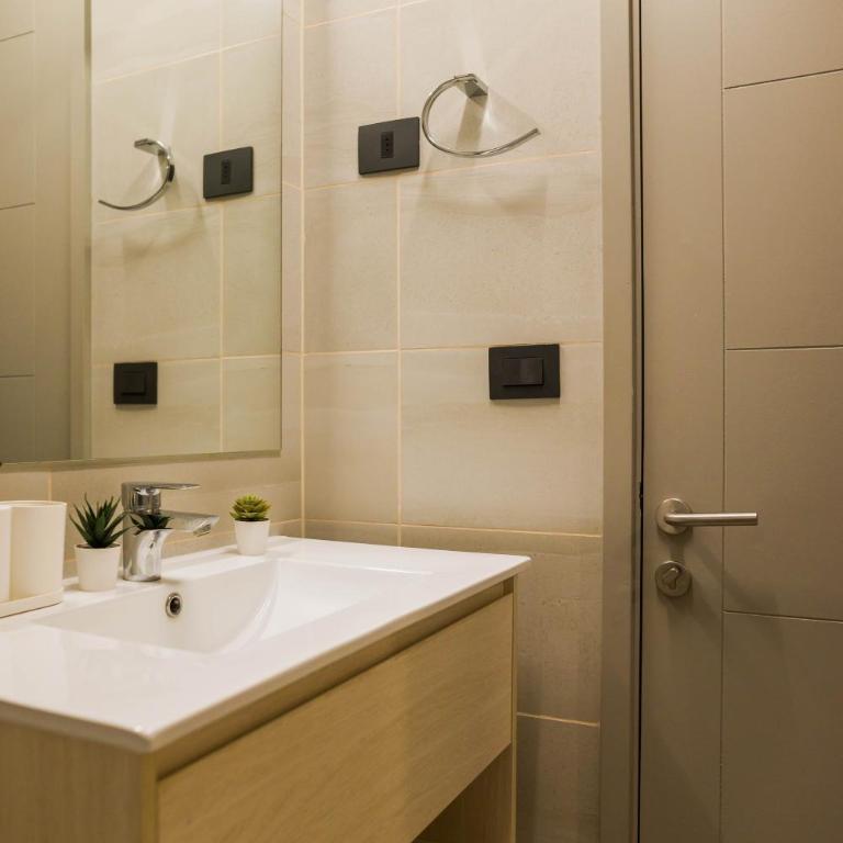 Urban Getaway Stylish 2BR Apartment in Providencia - Apartment - 25