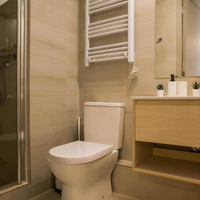 Urban Getaway Stylish 2BR Apartment in Providencia - Apartment - 26