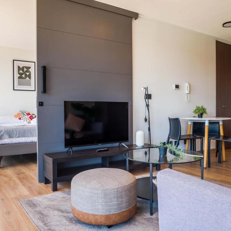 Enjoy Space and Comfort in 2BE in Las Condes - Apartment - 9