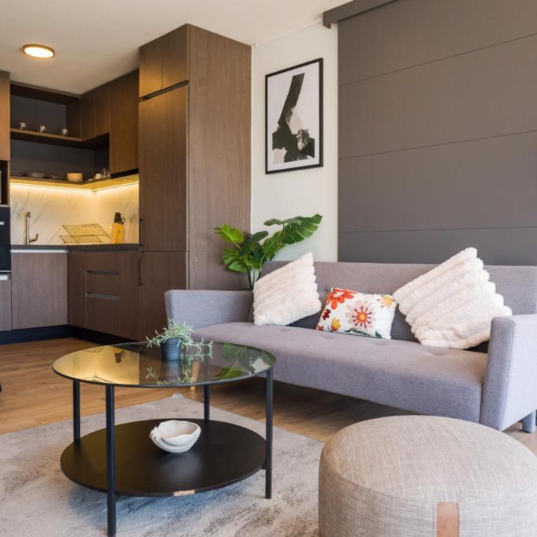 Enjoy Space and Comfort in 2BE in Las Condes - Apartment - 12