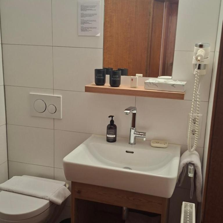 Hotel Garni Schieferle - Comfort Doppelzimmer mit Balkon - 5