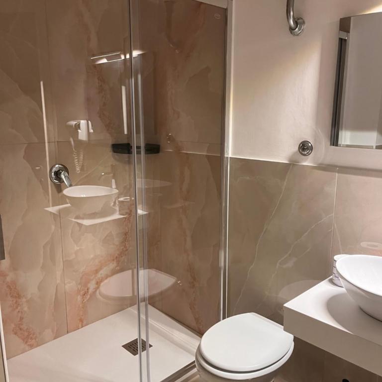 Hotels Int&rnational Napoli - Camera Tripla - 22