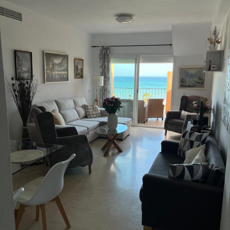 Ático con Vistas al Mar y con Piscina frente a Castillo Sohail - Two-Bedroom Apartment - 3