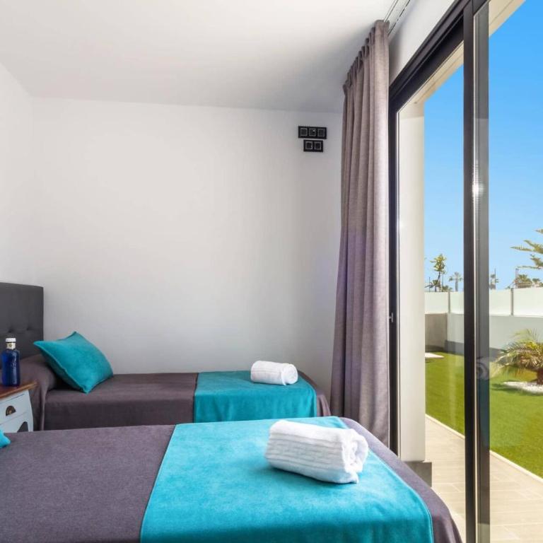 Villa Suenos by Villa Plus - Villa - 15
