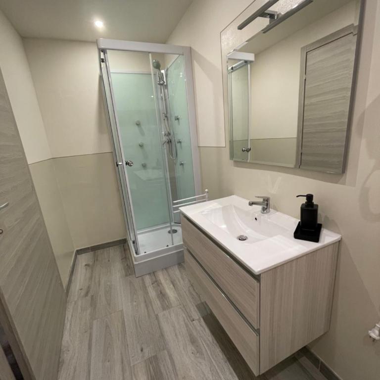 Rent room Iacopo - Camera Tripla con Bagno Privato - 5