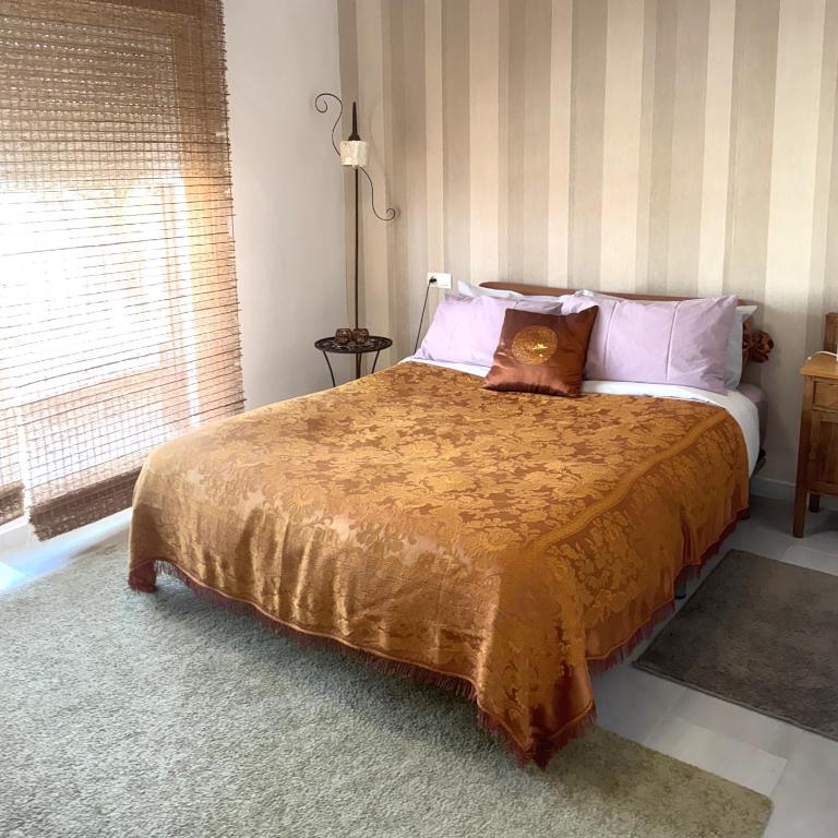 Cute and relaxing bed and breakfast en Albayzín - Queen Room with Balcony - 2